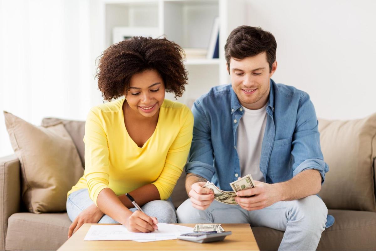 Couple-counts-money